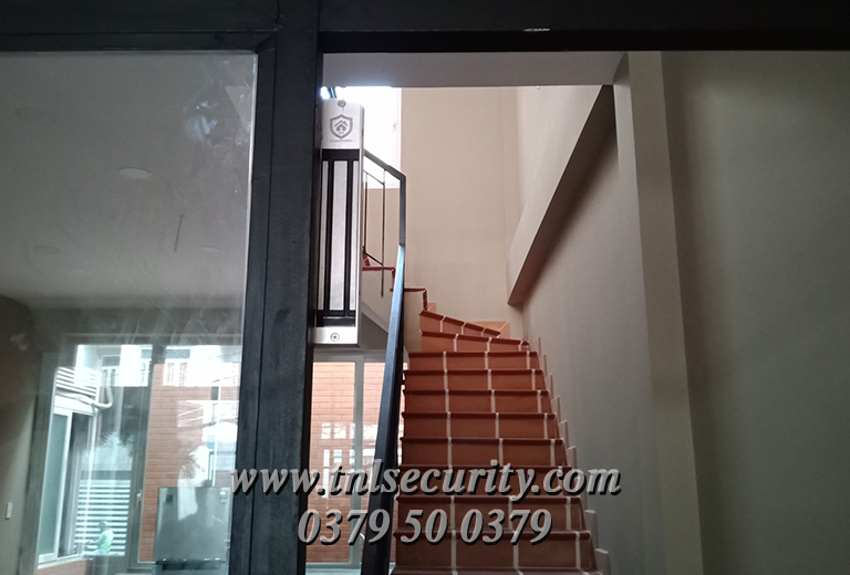 lap-dat-khoa-nam-cham-dien-tu-cho-doanh-nghiep-tai-tphcm